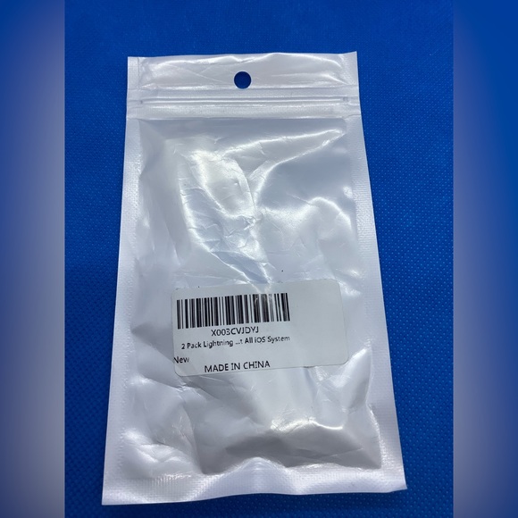 Lightning to Headphone Adapter Set of 2 - Picture 4 of 4